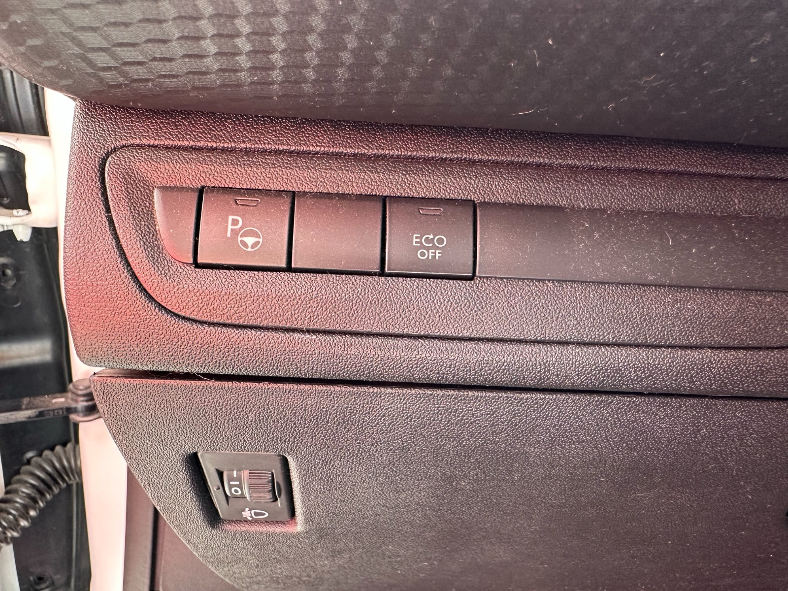 Peugeot 208 1.5 BLUE HDI 102 CH TECH EDITION – GARANTIE 12 MOIS — photo 32