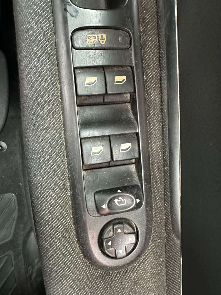 Peugeot 3008 1.6 HDi 120 CV Premium – GARANTIE 12 MOIS — photo 19