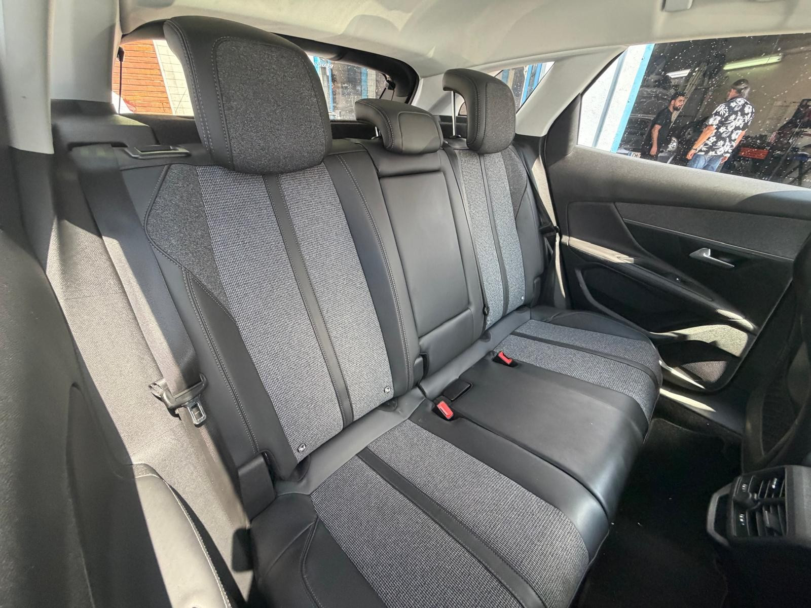 Peugeot 3008 II - vue 1