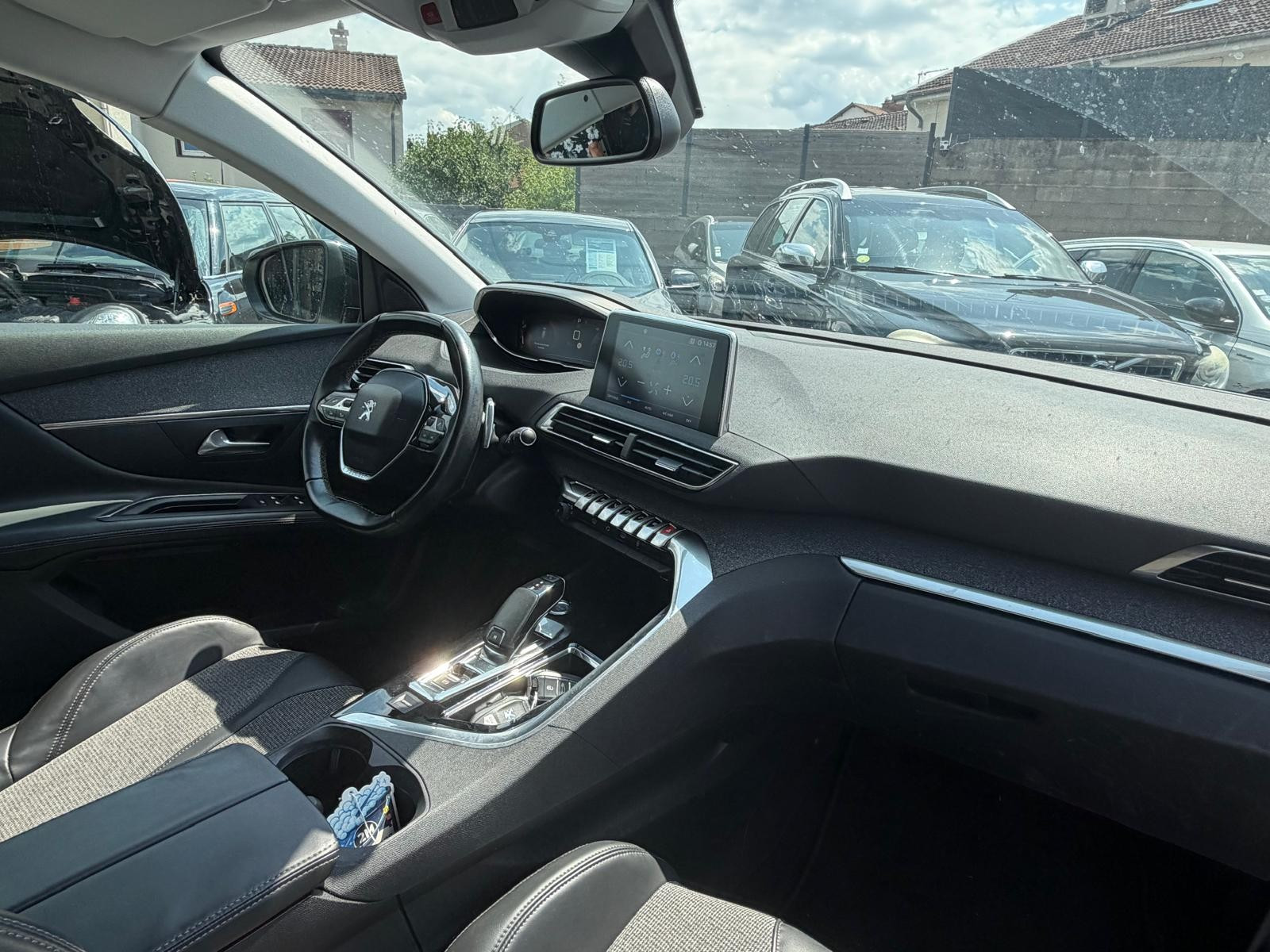 Peugeot 3008 II - vue 1