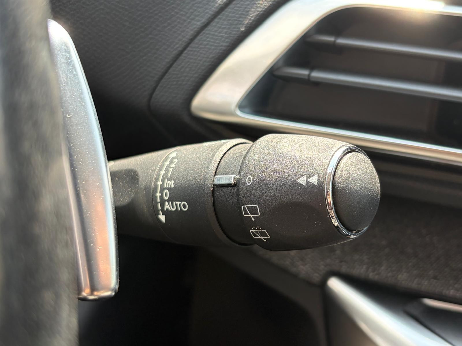 Peugeot 3008 II - vue 1