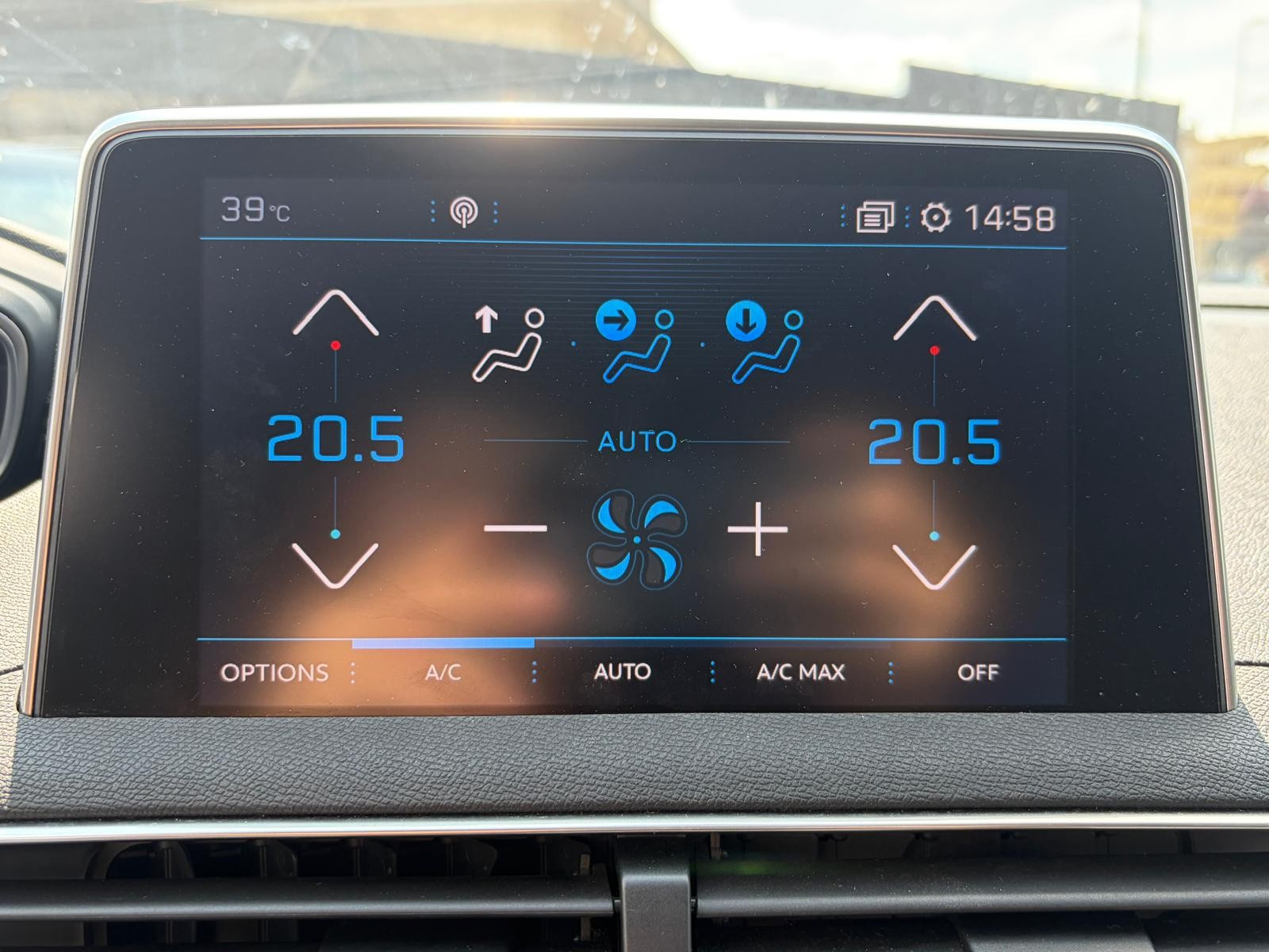 Peugeot 3008 II - vue 1