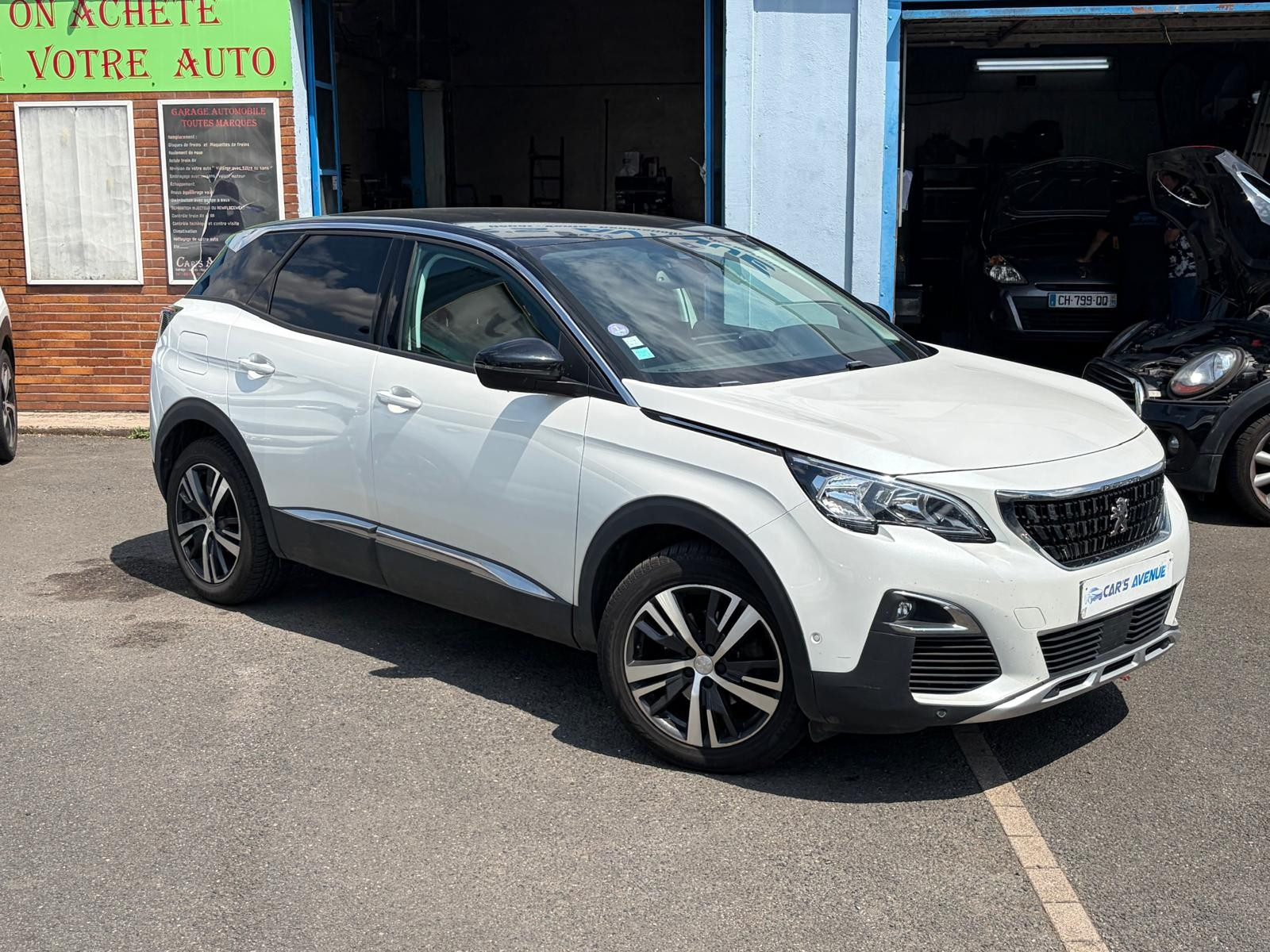 Peugeot 3008 II - vue 1