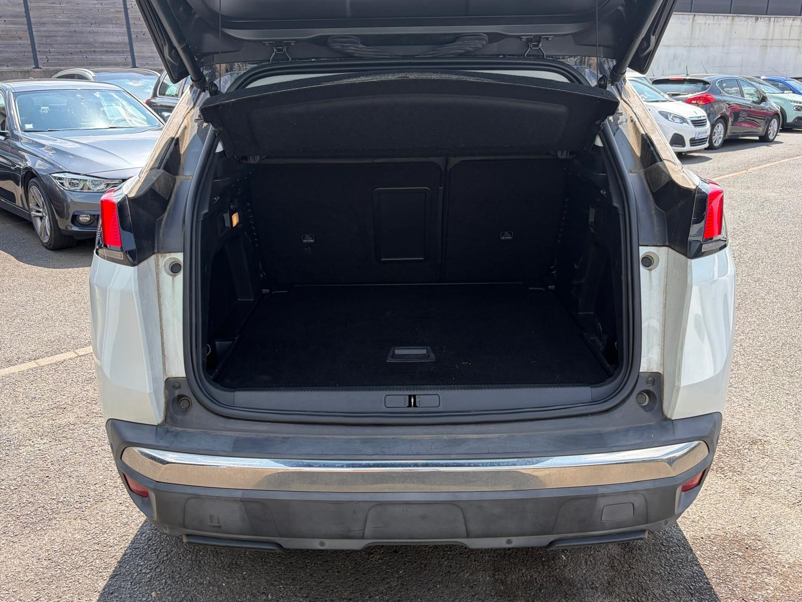 Peugeot 3008 II - vue 1