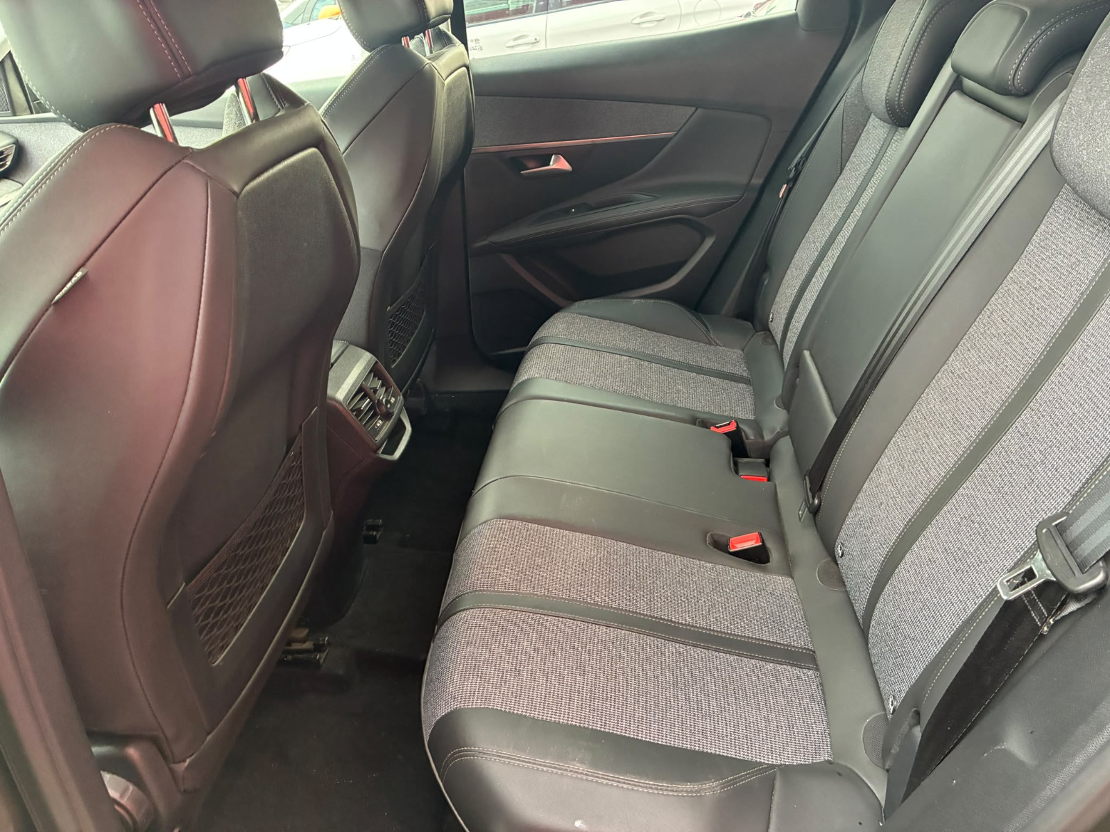 Peugeot 3008 II Allure 1.5 BlueHDi EAT8 130 cv – CARPLAY – GARANTIE 12 MOIS — photo 19