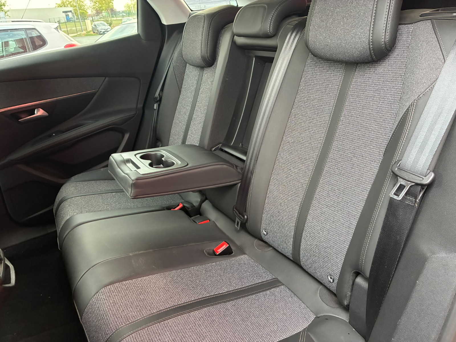 Peugeot 3008 II Allure 1.5 BlueHDi EAT8 130 cv – CARPLAY – GARANTIE 12 MOIS — photo 20