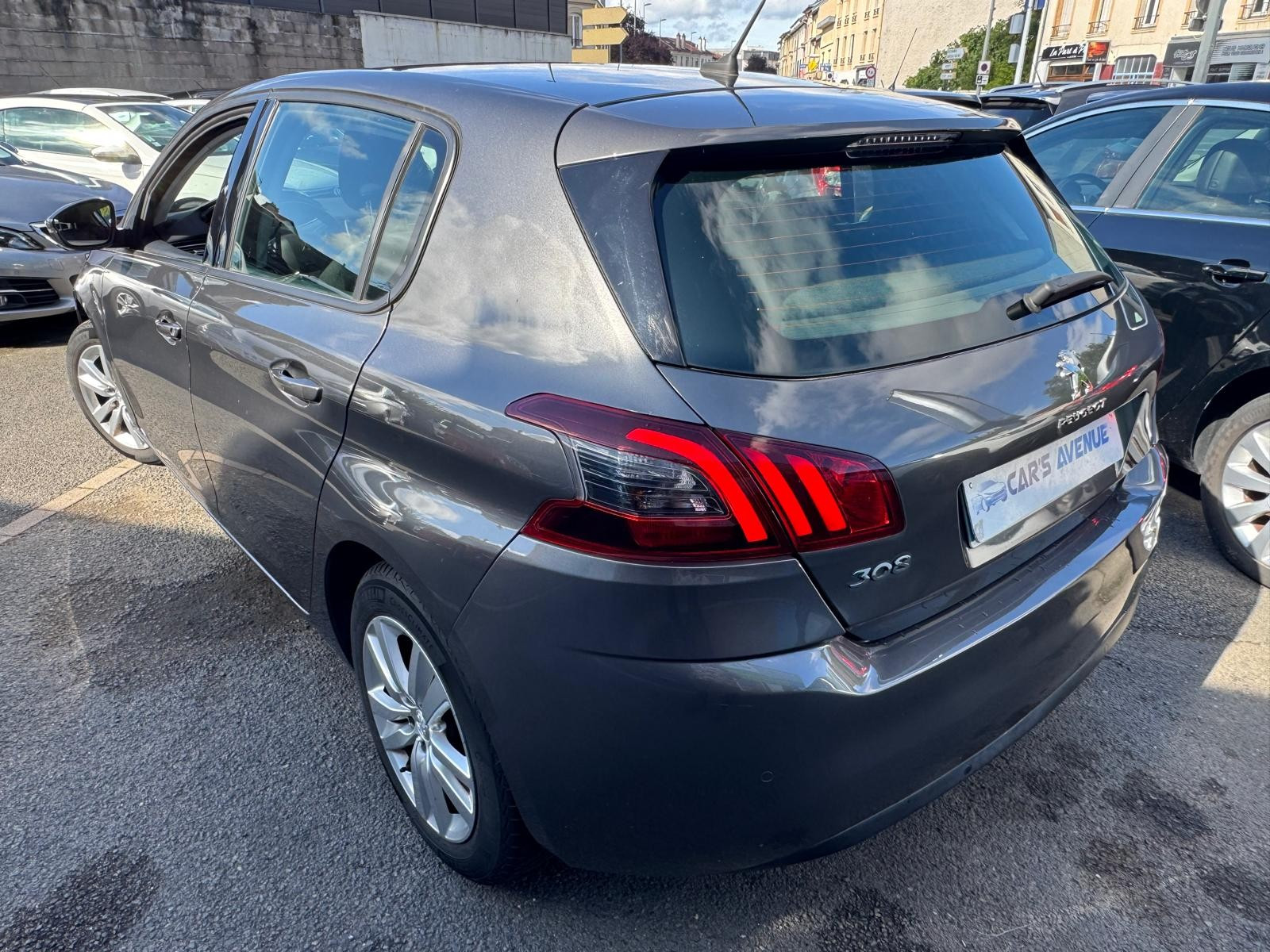 Peugeot 308 - vue 1