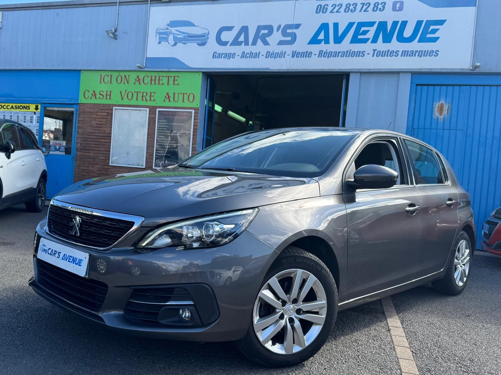 Peugeot 308 - vue 1