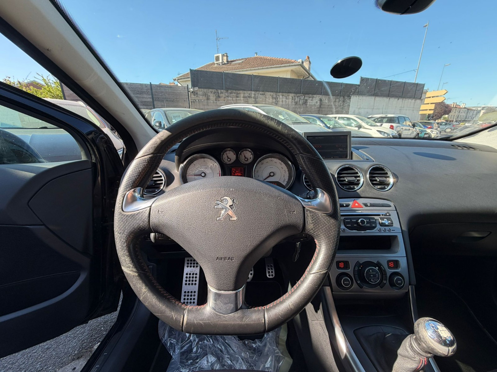 Peugeot 308 - vue 1