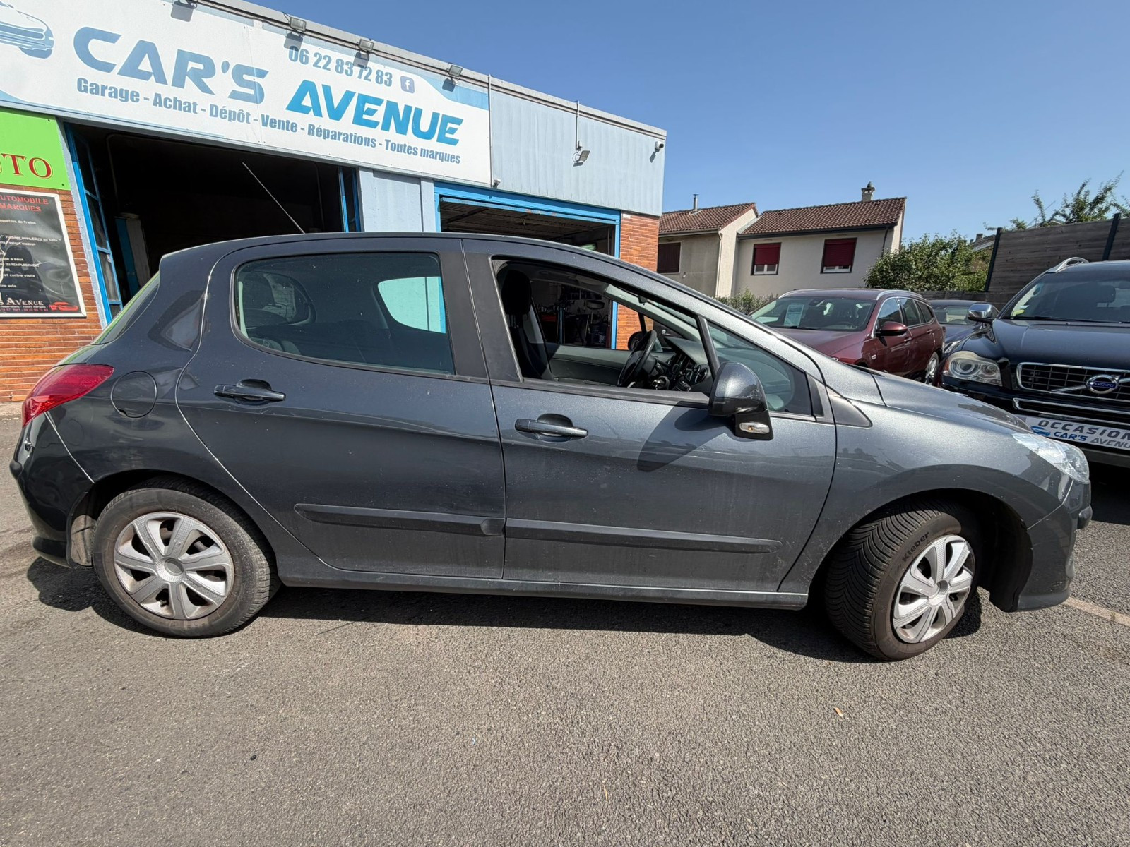Peugeot 308 - vue 1