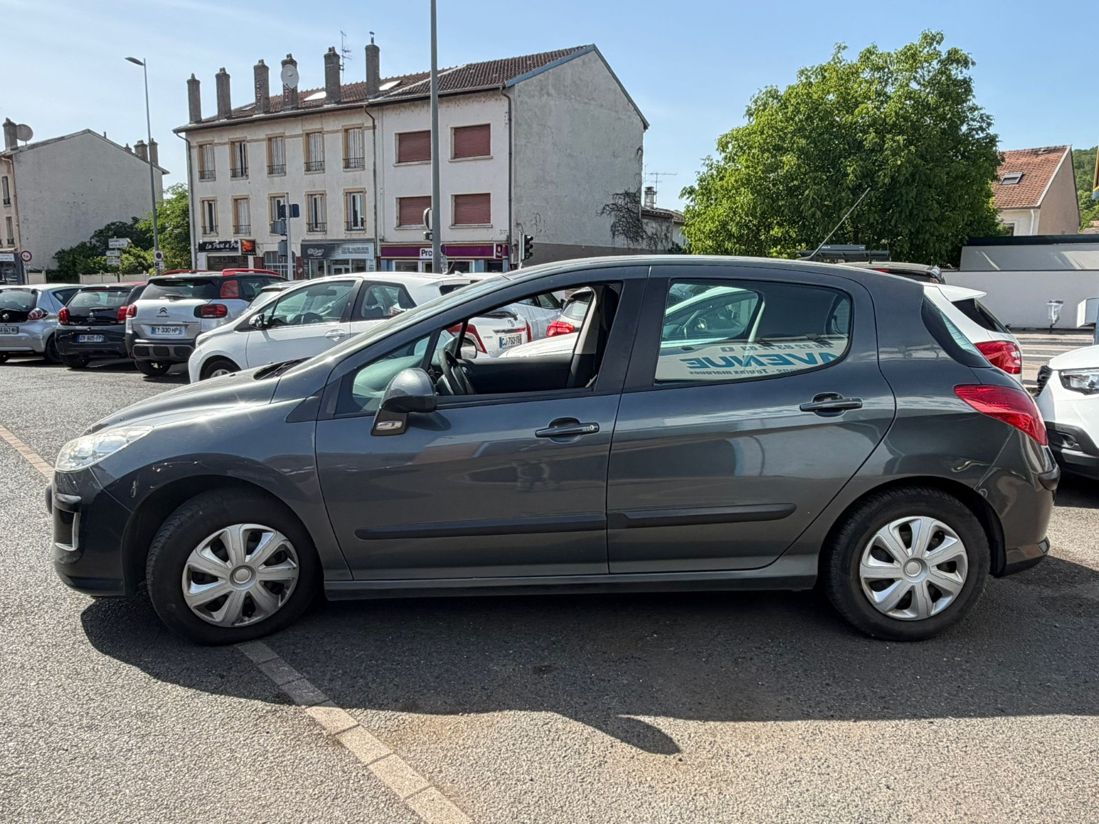 Peugeot 308 - vue 1