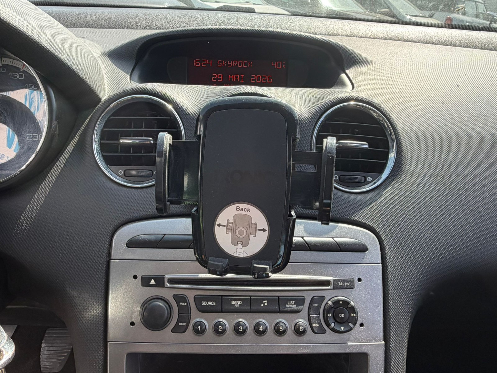 Peugeot 308 - vue 1