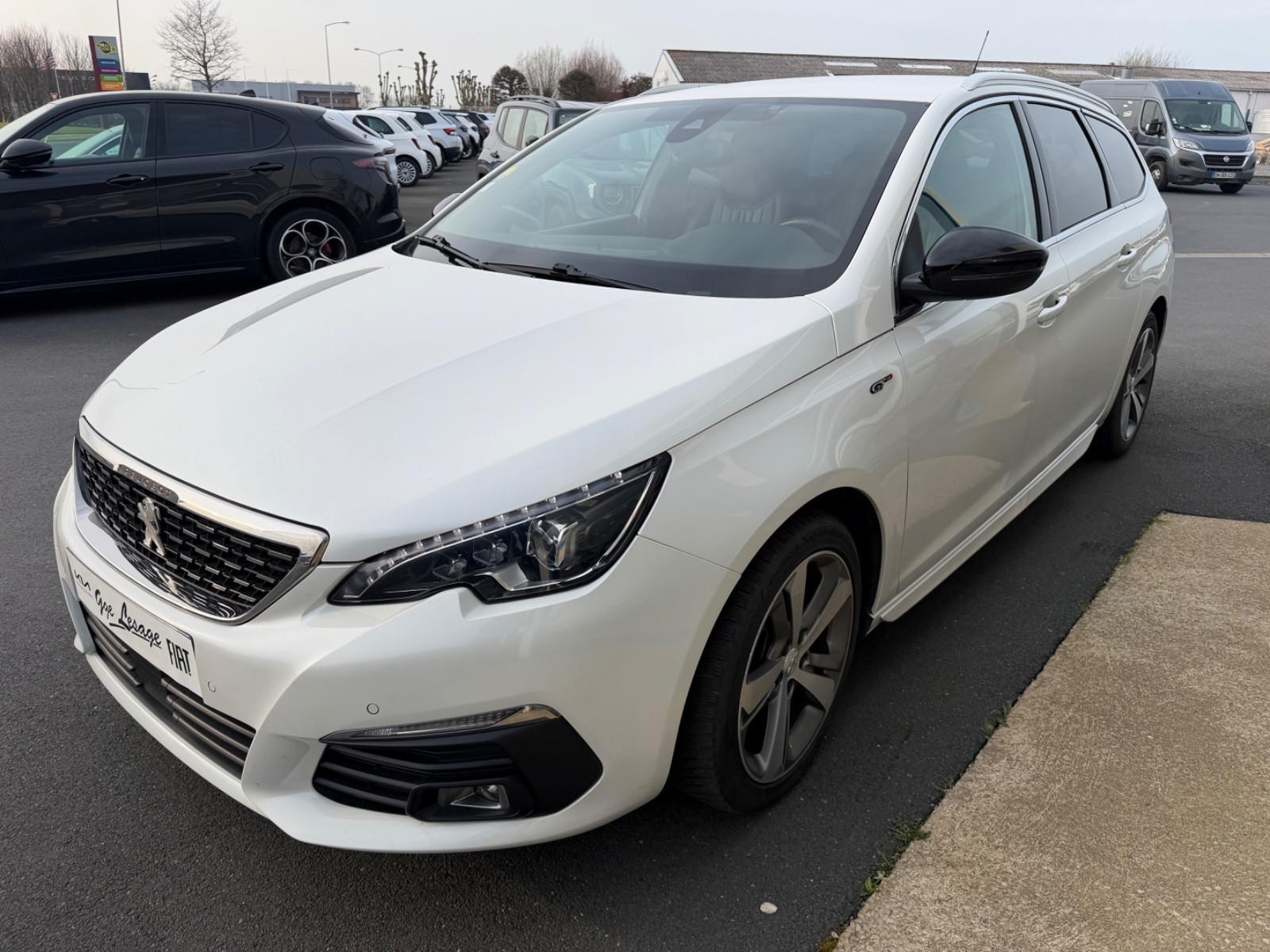 Peugeot 308 SW HDI 130 CH EAT8 GT - vue 1