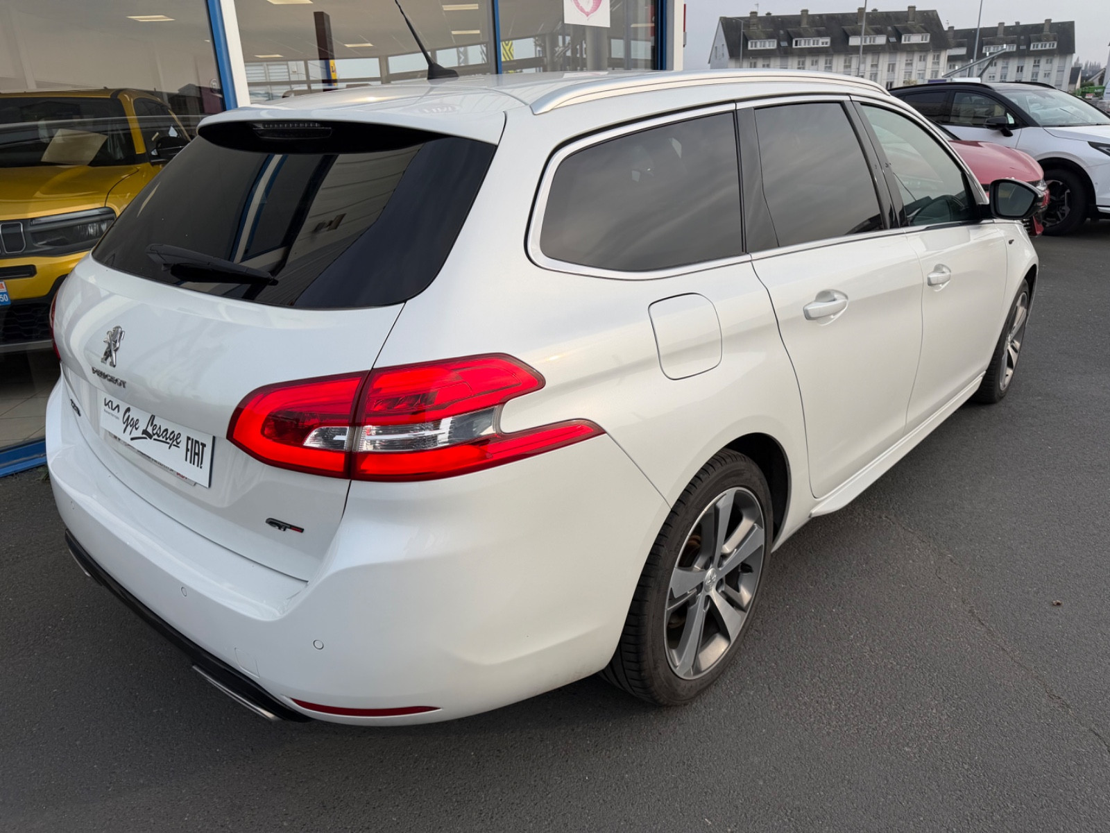 Peugeot 308 SW HDI 130 CH EAT8 GT - vue 1