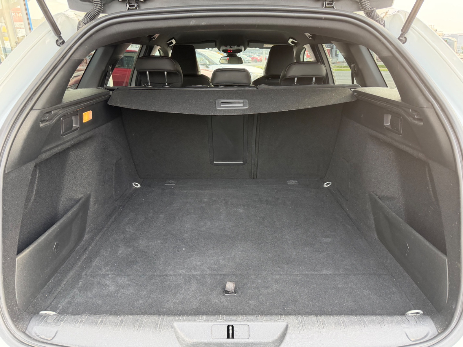 Peugeot 308 SW HDI 130 CH EAT8 GT - vue 1