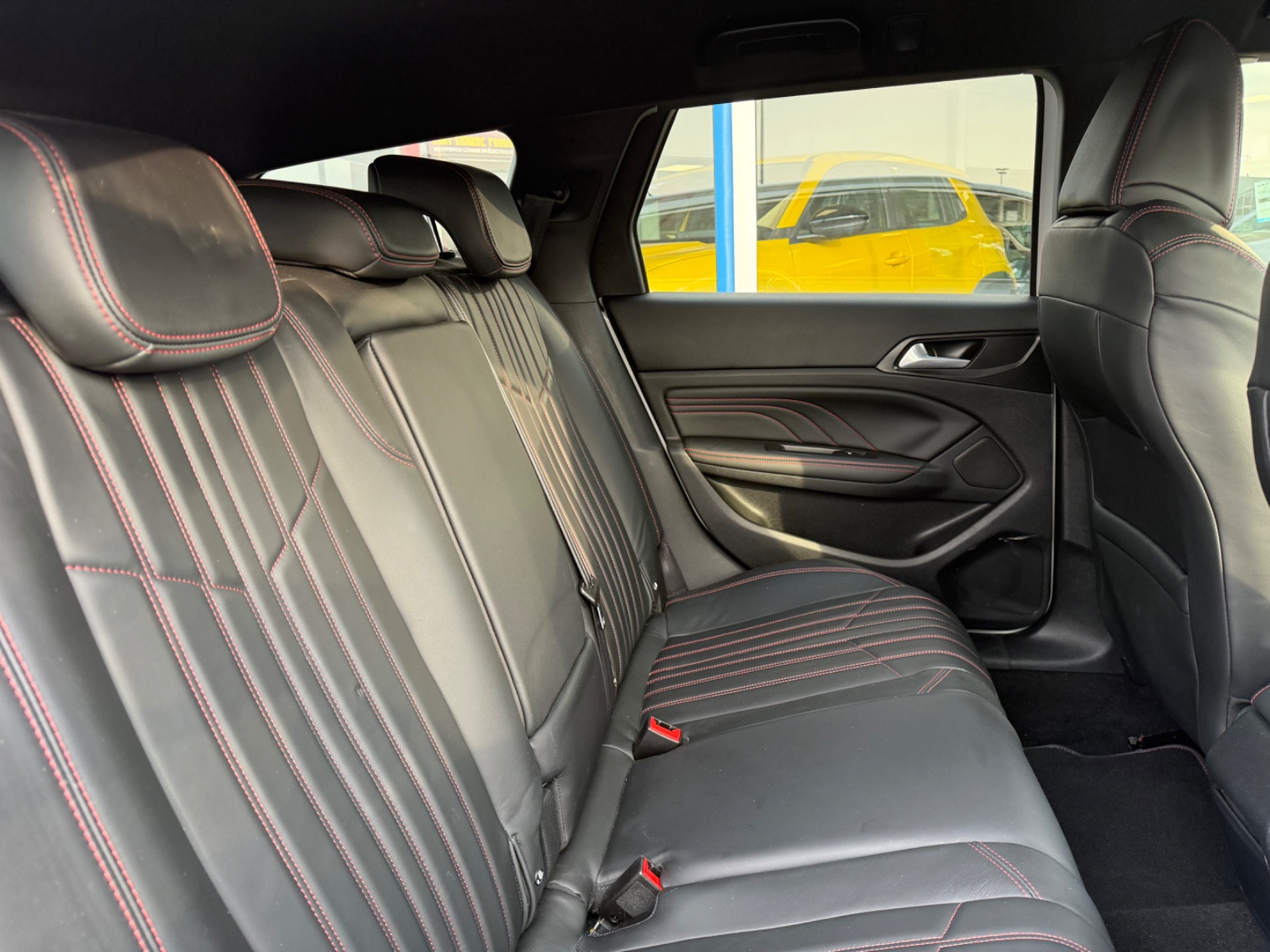 Peugeot 308 SW HDI 130 CH EAT8 GT - vue 1