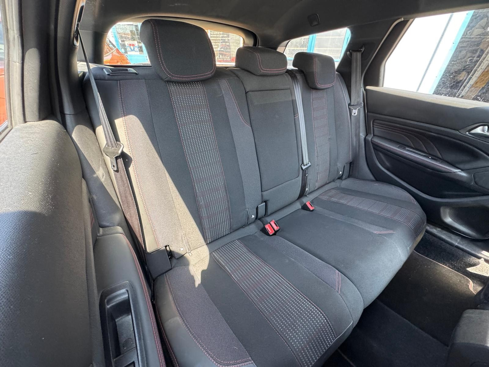 Peugeot 308 SW - vue 1