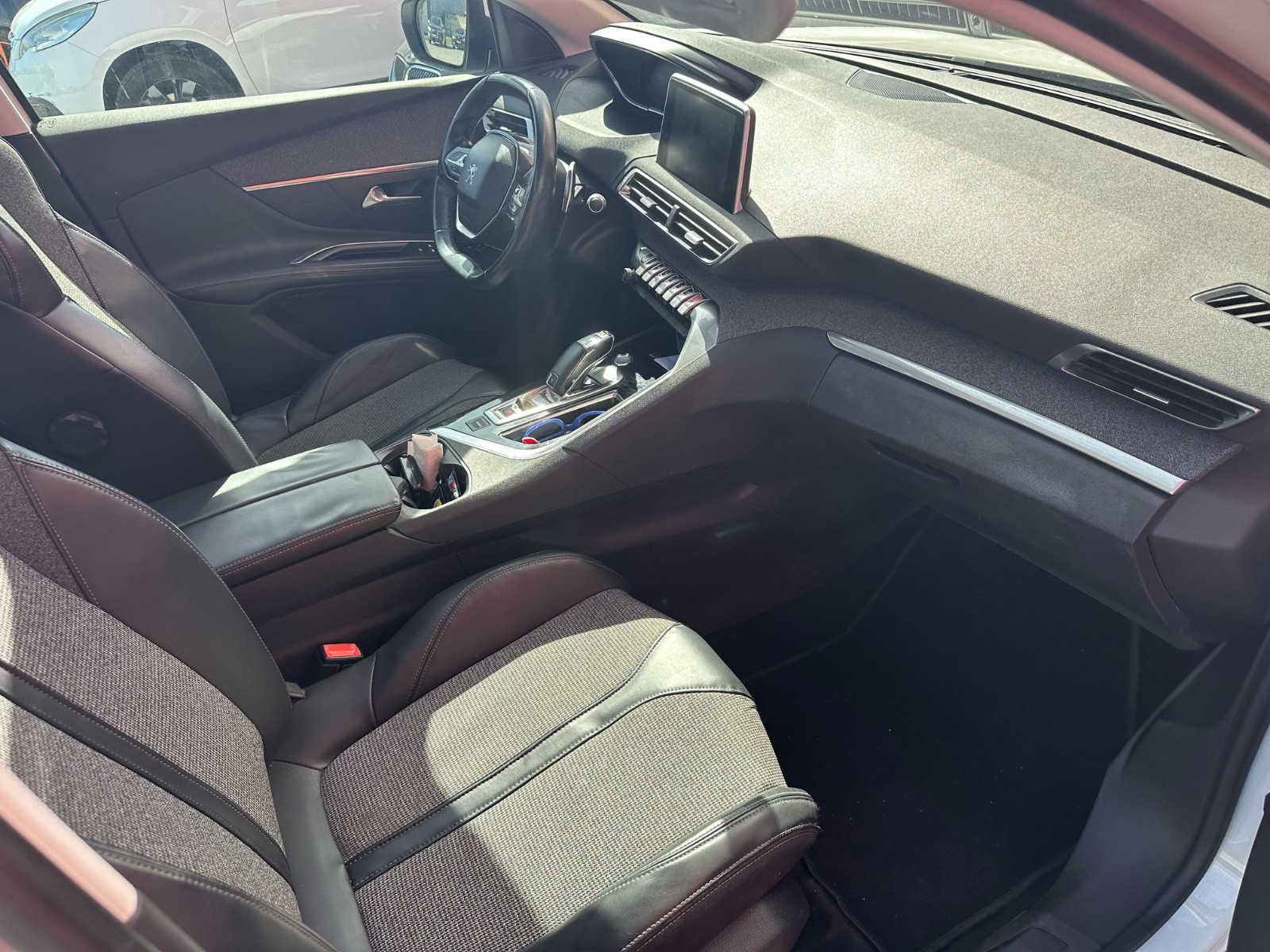 Peugeot 5008 1,6 Blue HDI 120 CH ALLURE BUSINESS – GARANTIE 12 MOIS — photo 15