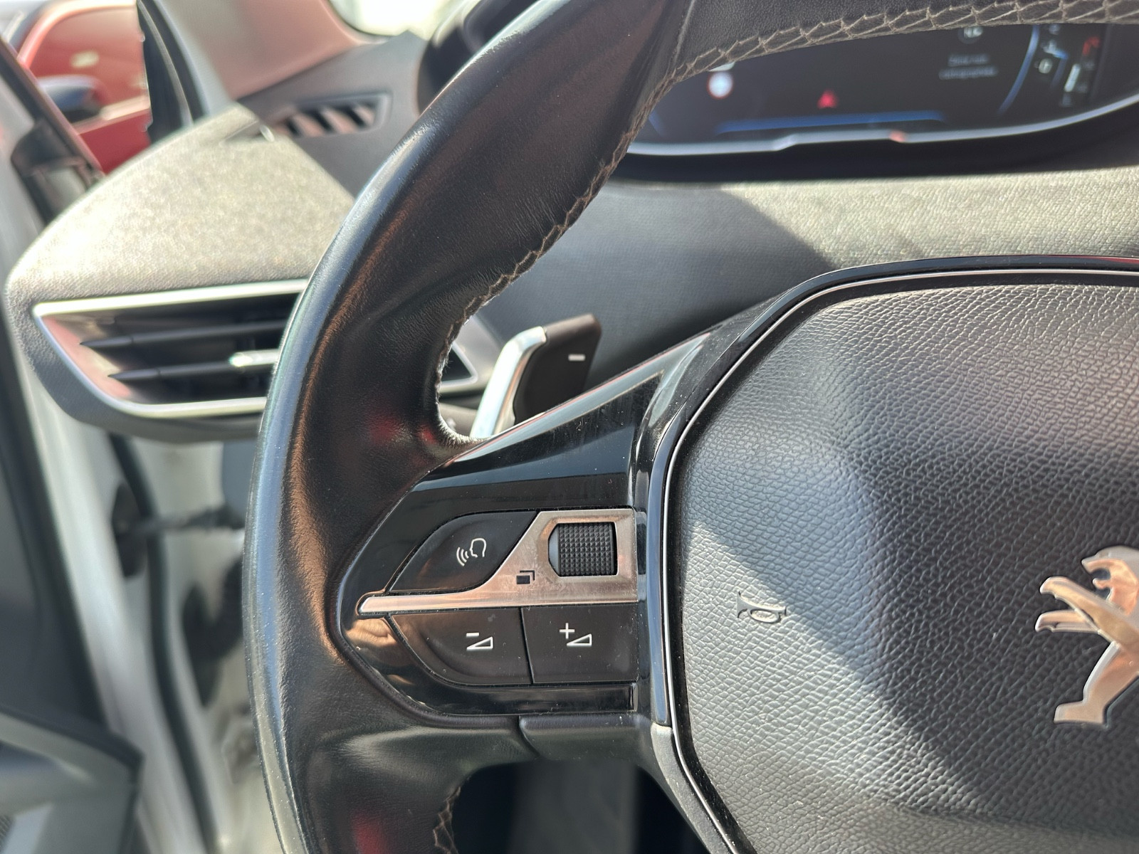 Peugeot 5008 1,6 Blue HDI 120 CH ALLURE BUSINESS – GARANTIE 12 MOIS — photo 20
