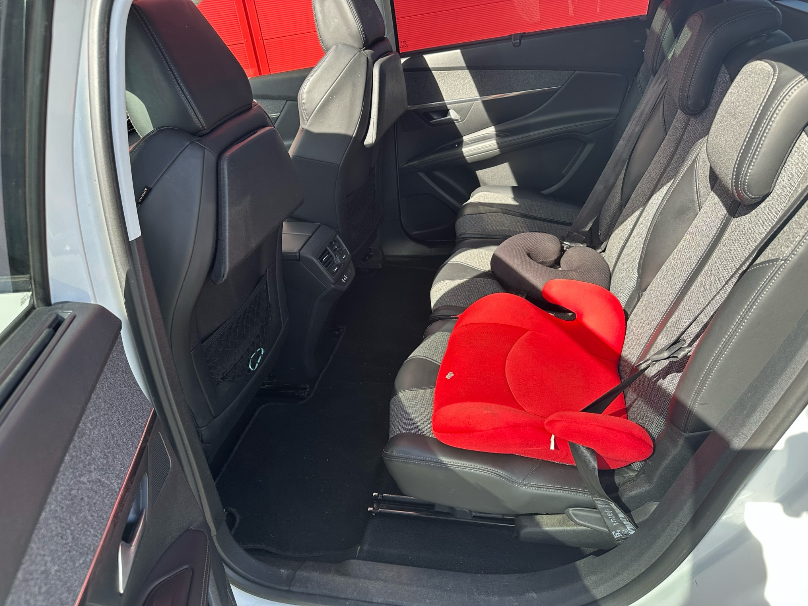 Peugeot 5008 1,6 Blue HDI 120 CH ALLURE BUSINESS – GARANTIE 12 MOIS — photo 31