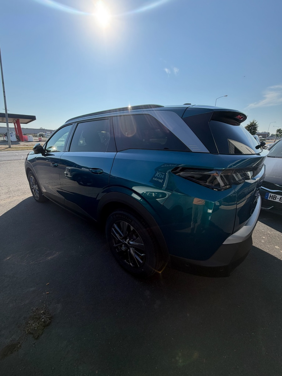 Peugeot 5008 - vue 1