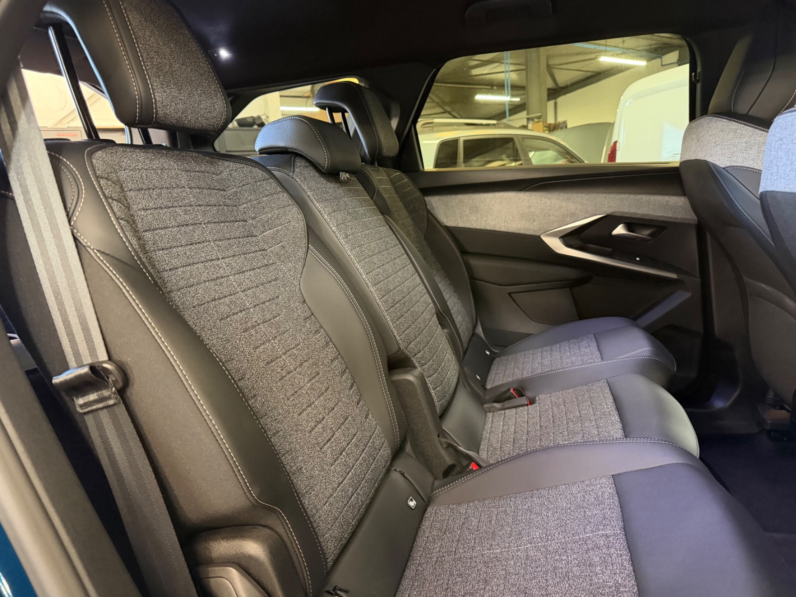 Peugeot 5008 - vue 1