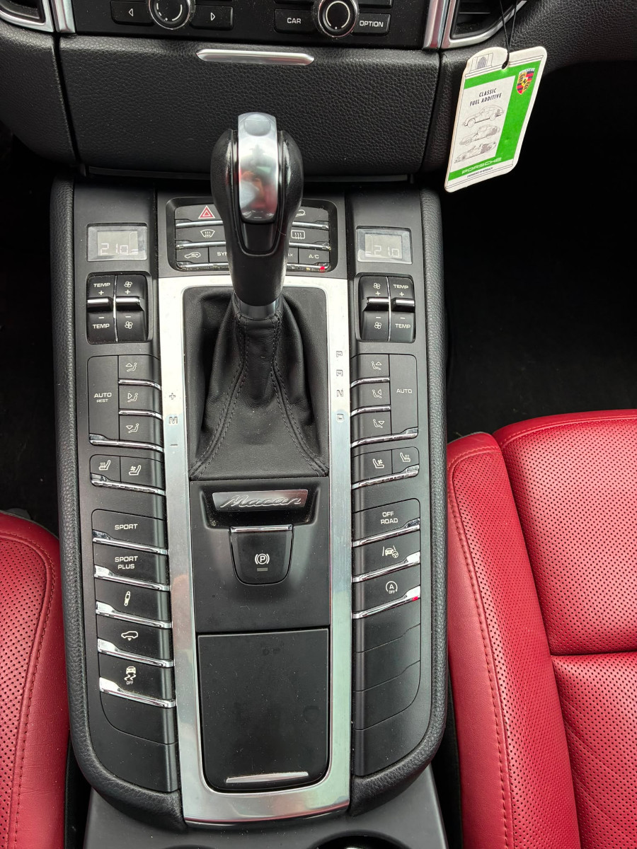 Porsche Macan Turbo PDK 3.6i V6 PACK CHRONO- GARANTIE 12 MOIS — photo 30