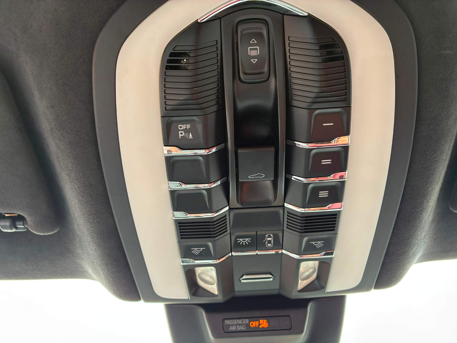 Porsche Macan Turbo PDK 3.6i V6 PACK CHRONO- GARANTIE 12 MOIS — photo 35