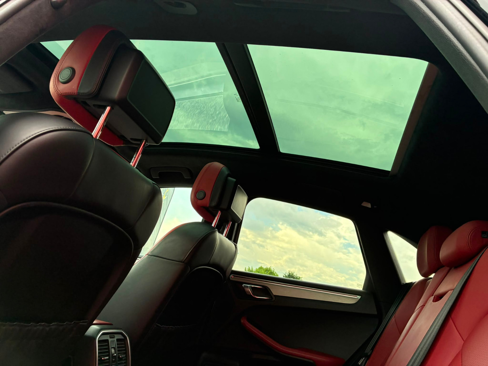 Porsche Macan Turbo PDK 3.6i V6 PACK CHRONO- GARANTIE 12 MOIS — photo 45