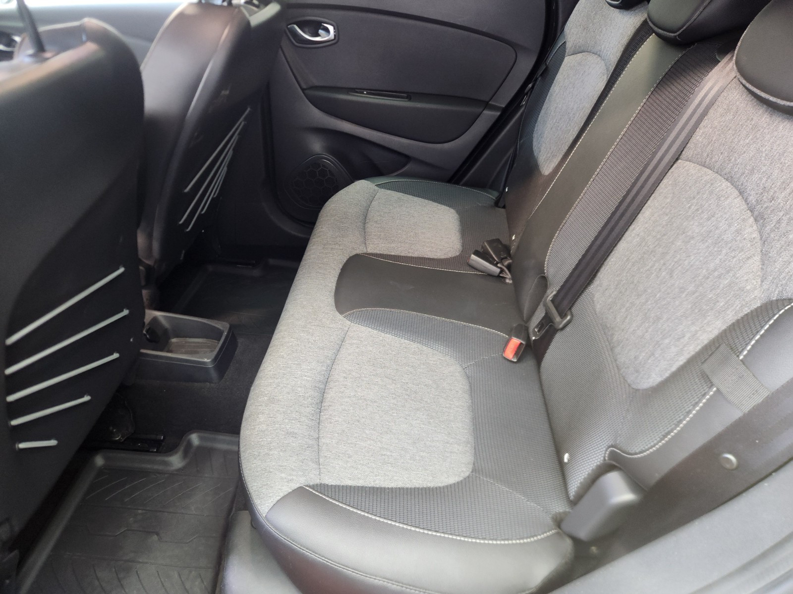 Renault CAPTUR - vue 1