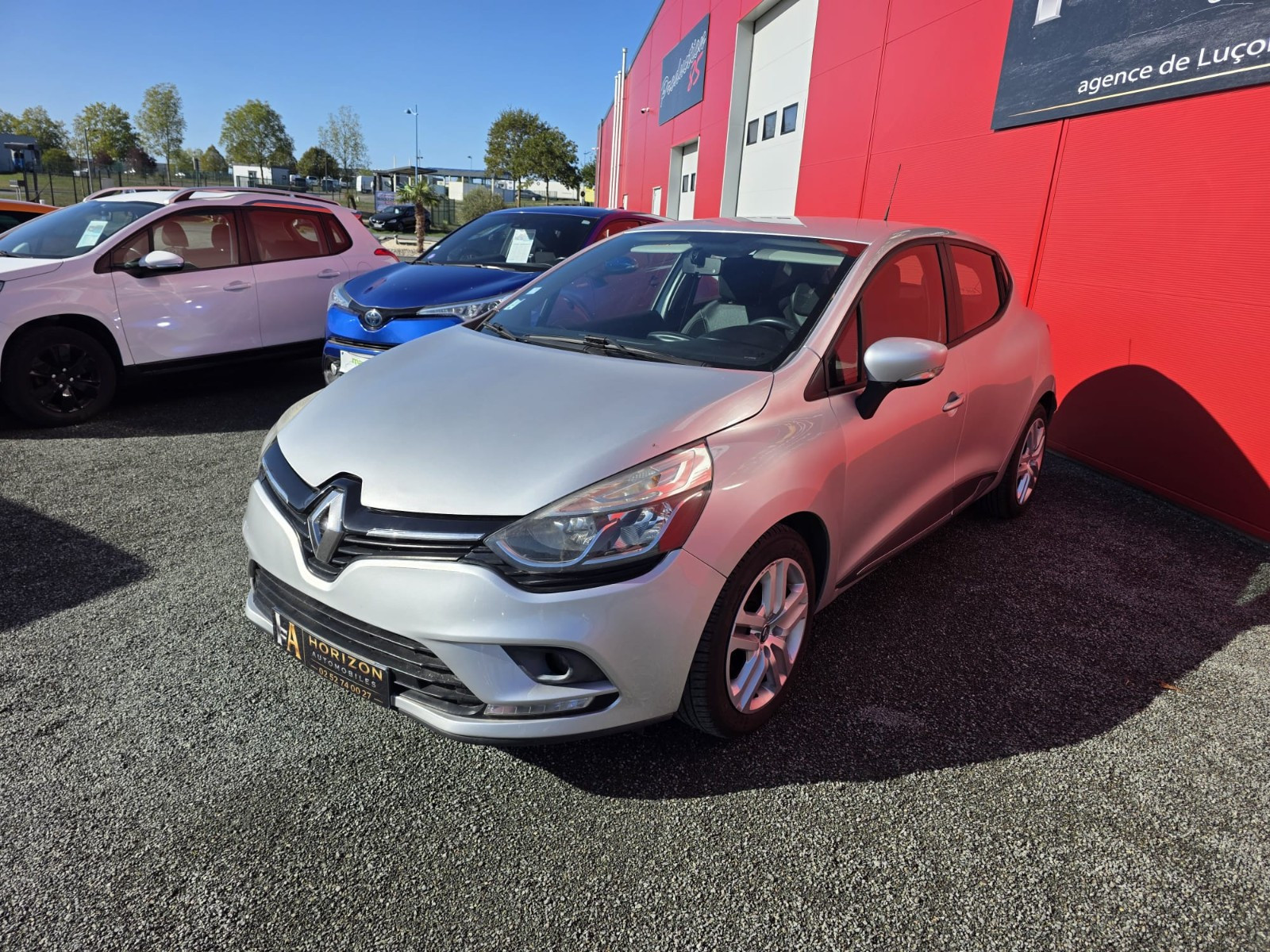 Renault Clio IV 1.5 dCi 90ch energy Zen 5p -Garantie 12 mois- — photo 3