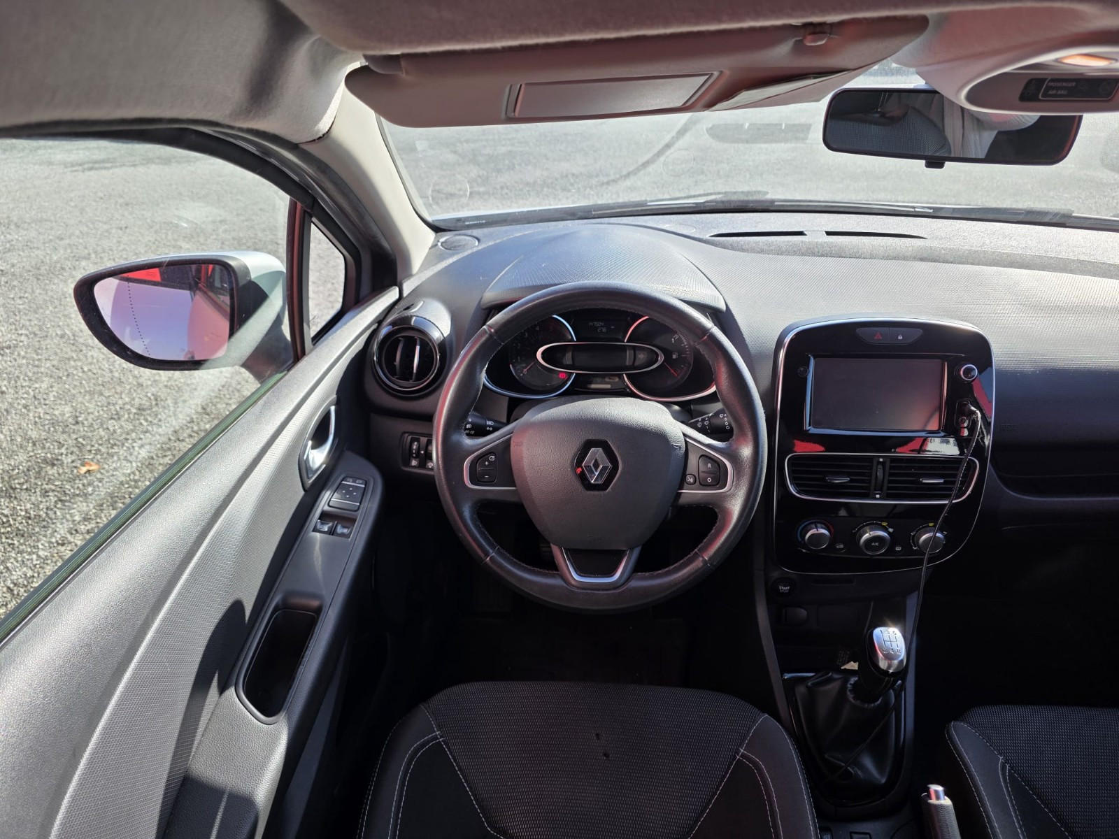 Renault Clio IV 1.5 dCi 90ch energy Zen 5p -Garantie 12 mois- — photo 10