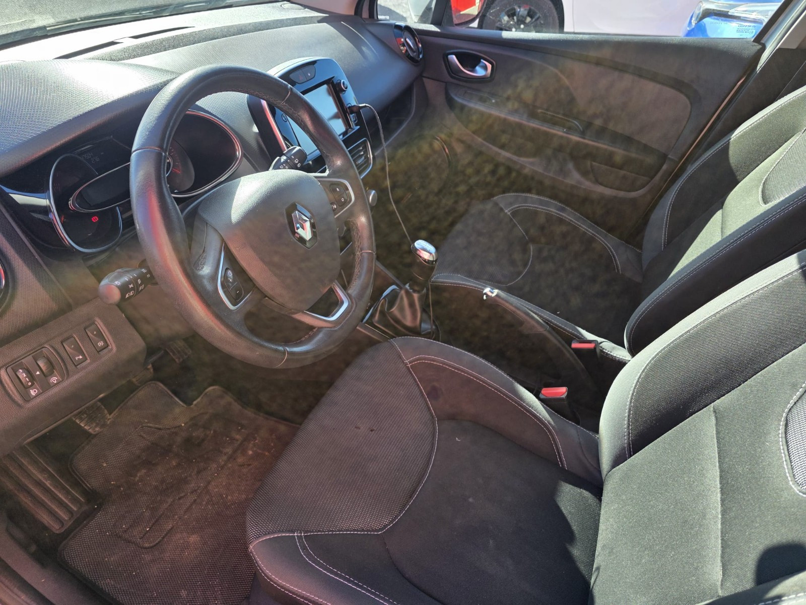Renault Clio IV 1.5 dCi 90ch energy Zen 5p -Garantie 12 mois- — photo 12