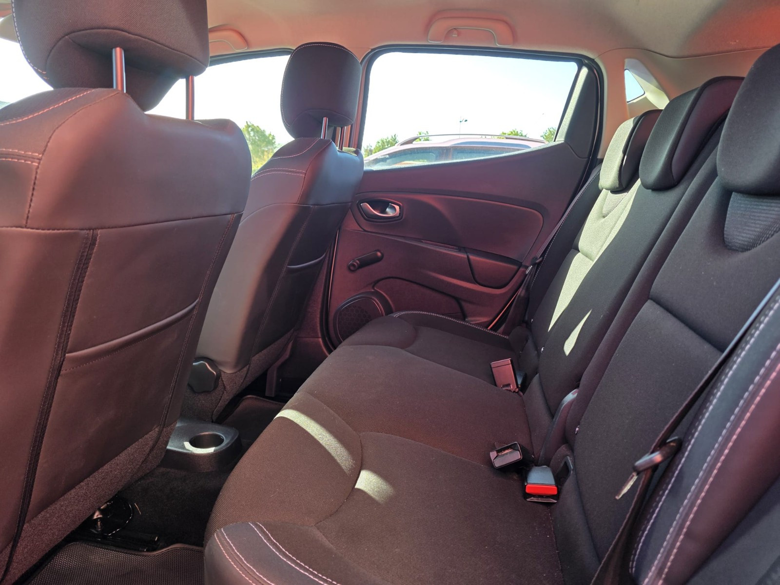 Renault Clio IV 1.5 dCi 90ch energy Zen 5p -Garantie 12 mois- — photo 15