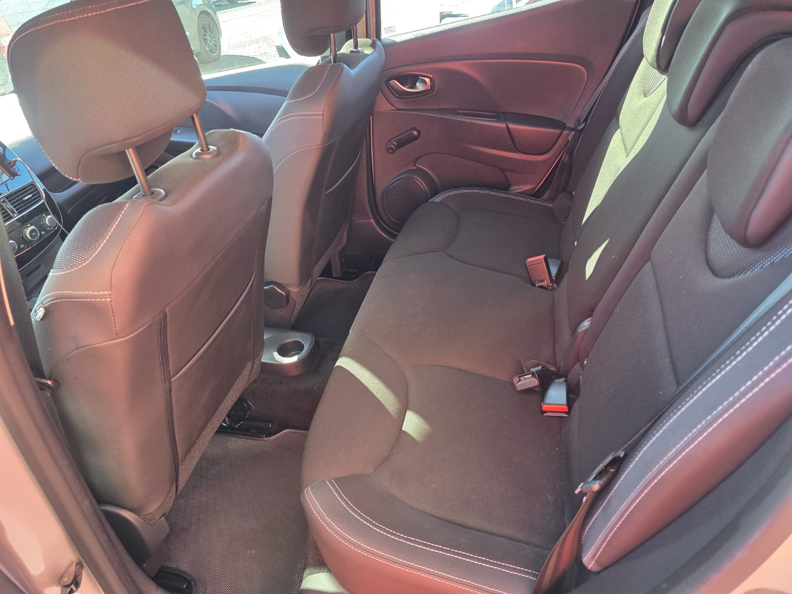 Renault Clio IV 1.5 dCi 90ch energy Zen 5p -Garantie 12 mois- — photo 16