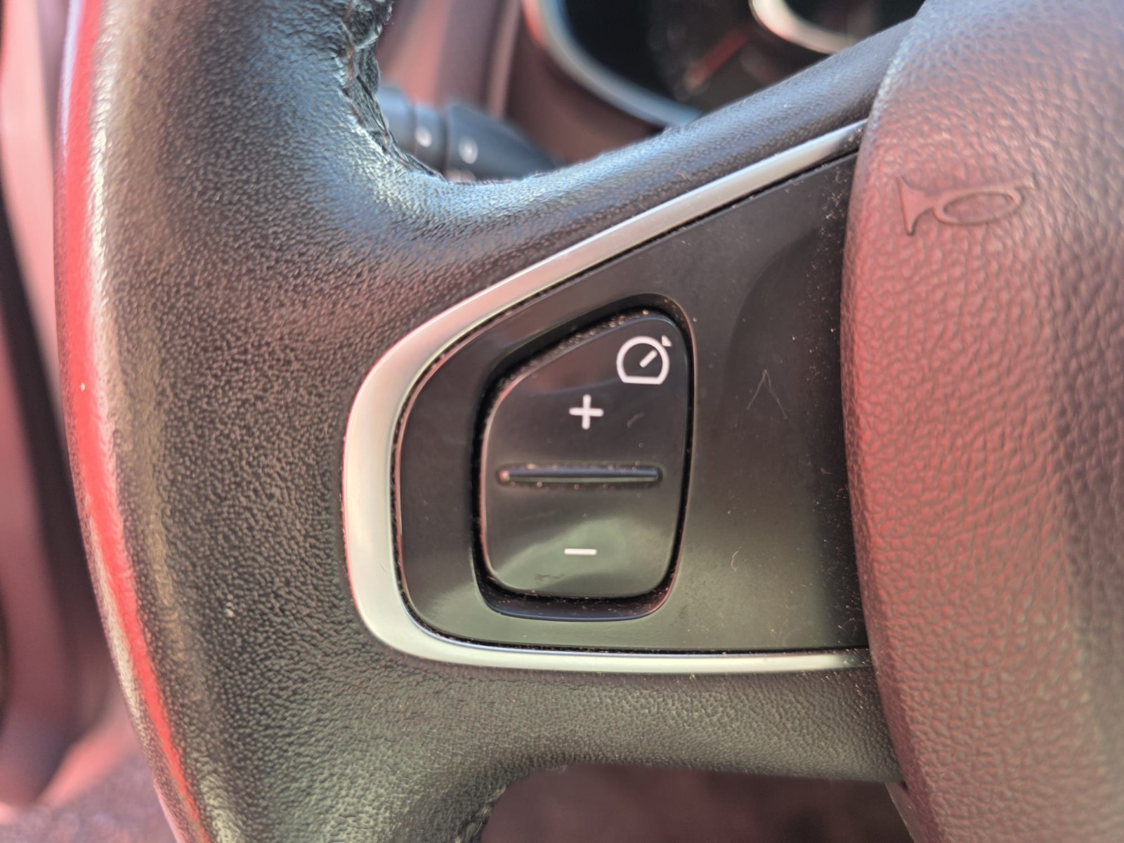 Renault Clio IV 1.5 dCi 90ch energy Zen 5p -Garantie 12 mois- — photo 20