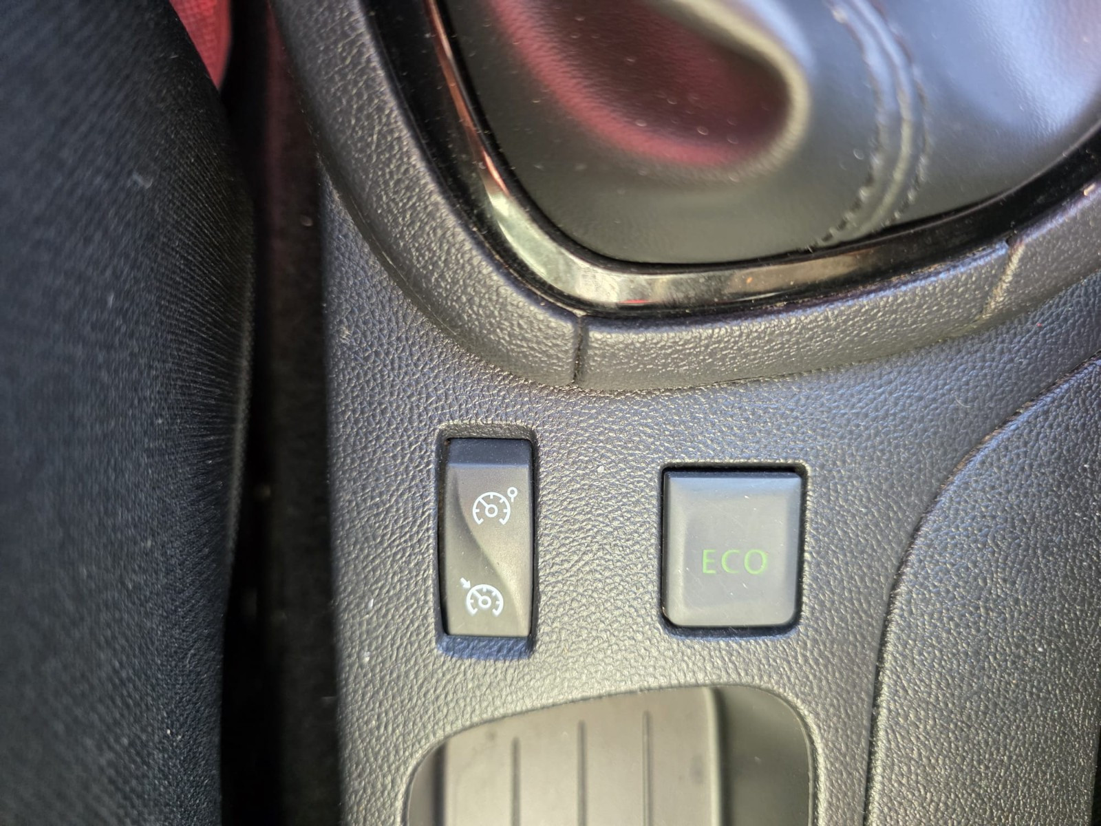 Renault Clio IV 1.5 dCi 90ch energy Zen 5p -Garantie 12 mois- — photo 23