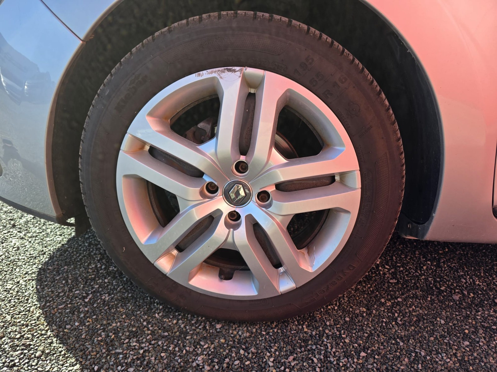 Renault Clio IV 1.5 dCi 90ch energy Zen 5p -Garantie 12 mois- — photo 31