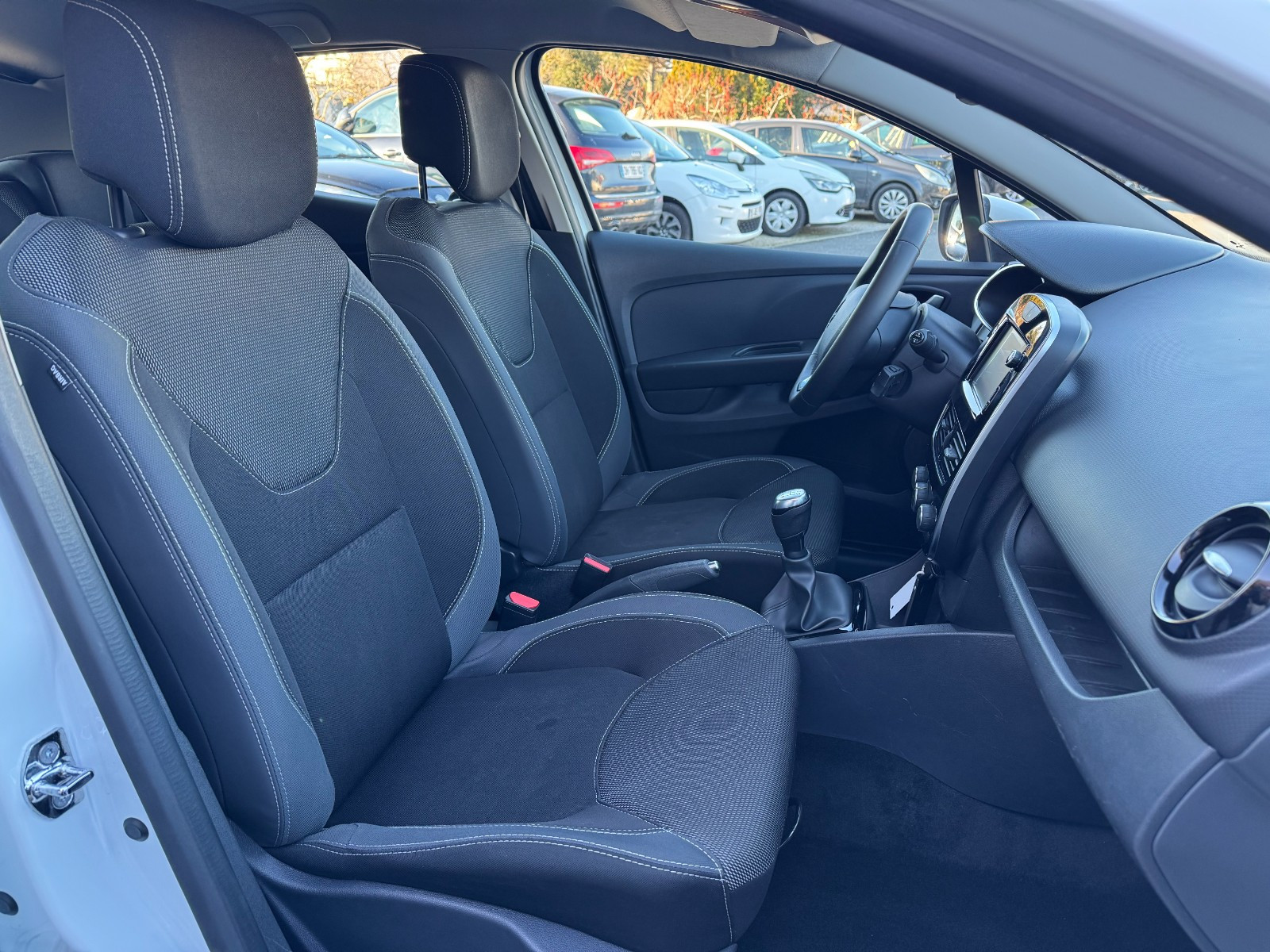 Renault CLIO IV - vue 1