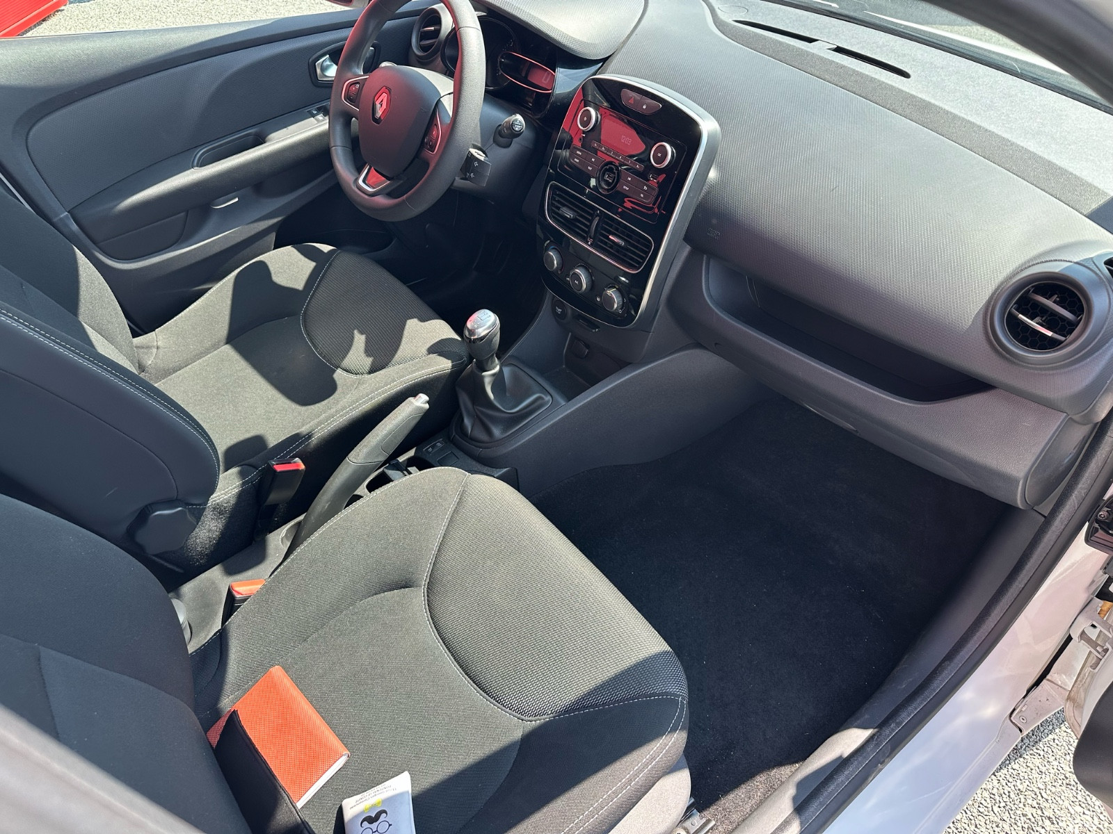 Renault CLIO IV 1.5 DCI 75 CH SOCIÉTÉ – GARANTIE 12 MOIS — photo 14