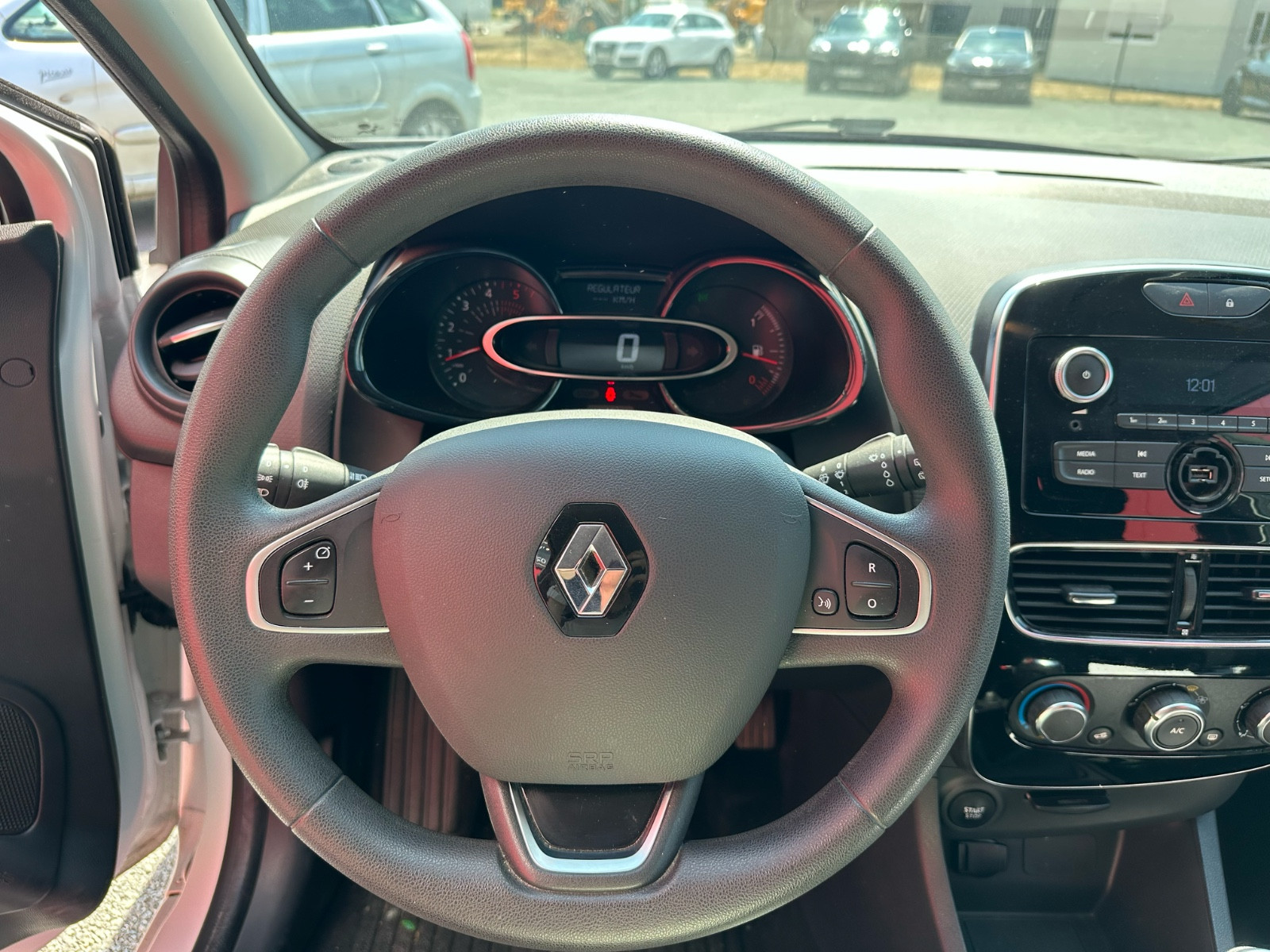 Renault CLIO IV 1.5 DCI 75 CH SOCIÉTÉ – GARANTIE 12 MOIS — photo 16