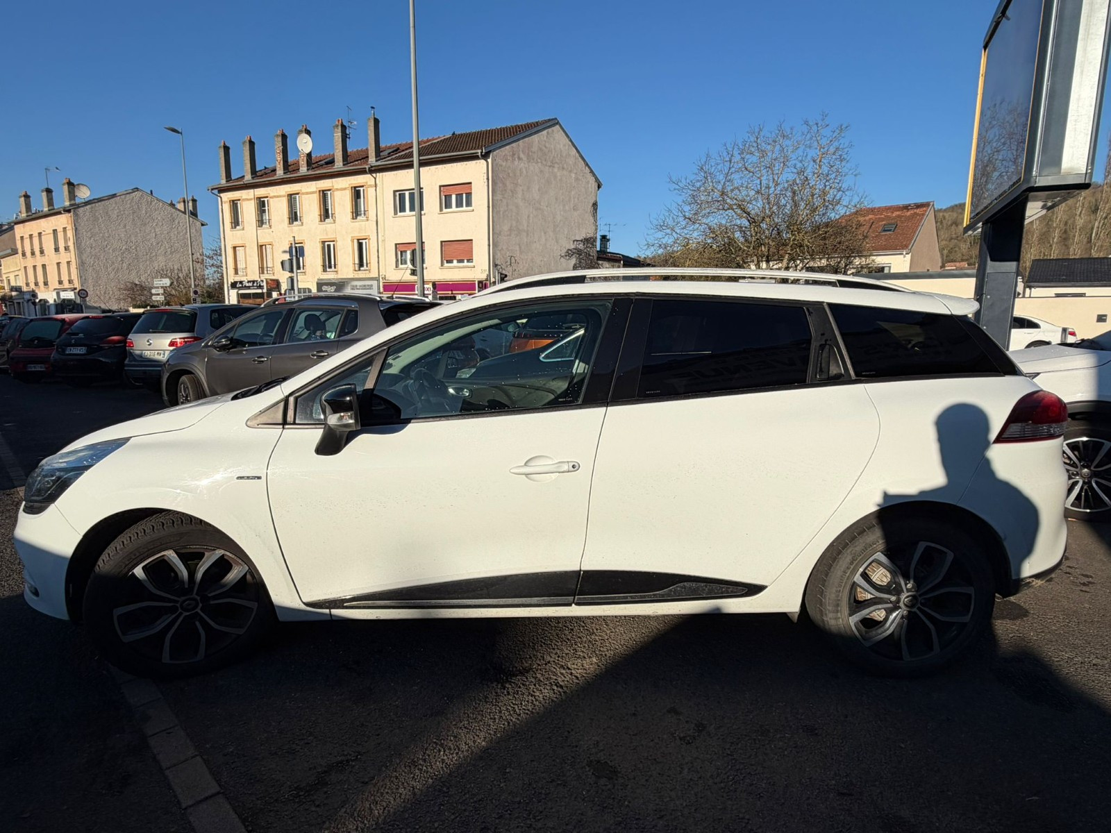 Renault CLIO IV ESTATE - vue 1