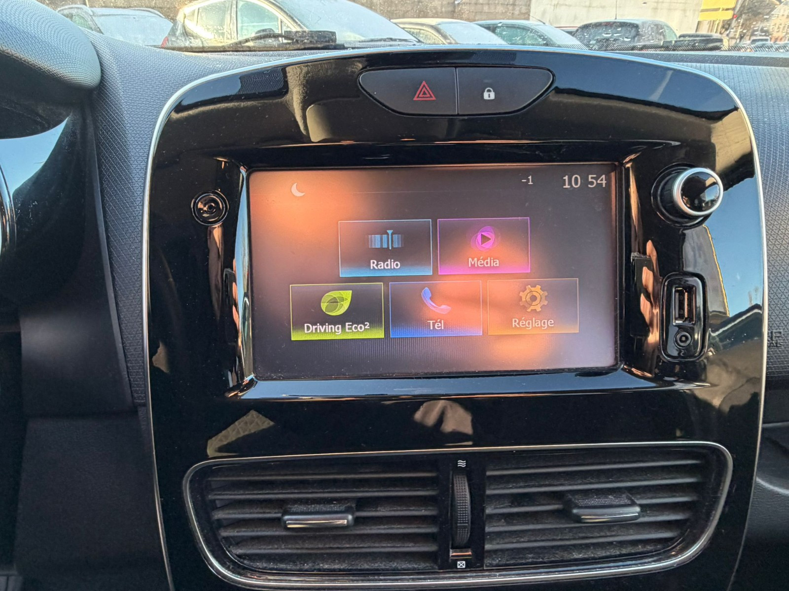 Renault CLIO IV ESTATE - vue 1