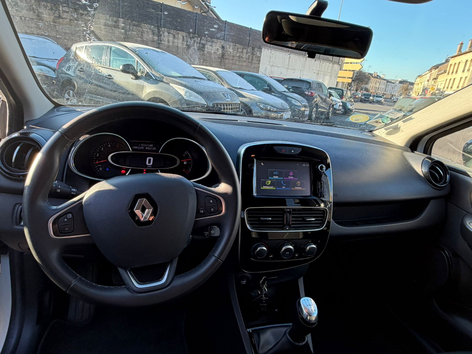 Renault CLIO IV ESTATE - vue 1