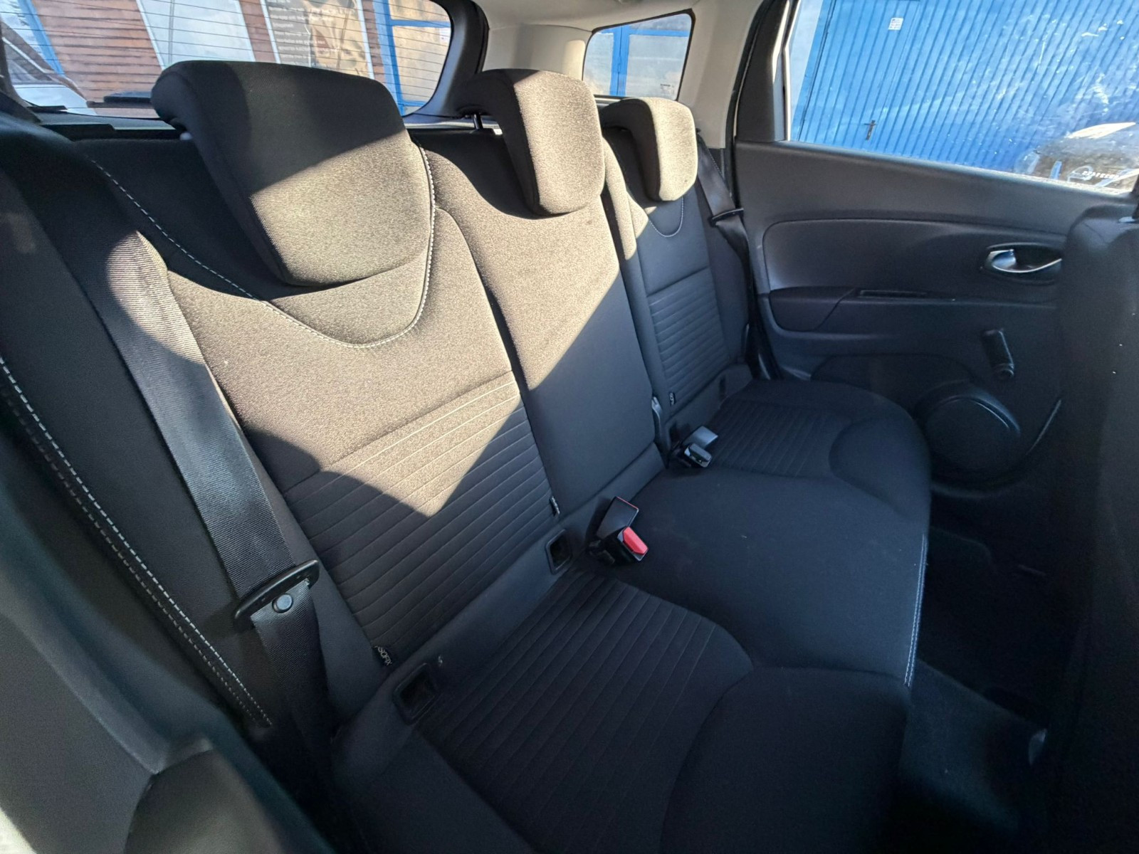 Renault CLIO IV ESTATE - vue 1