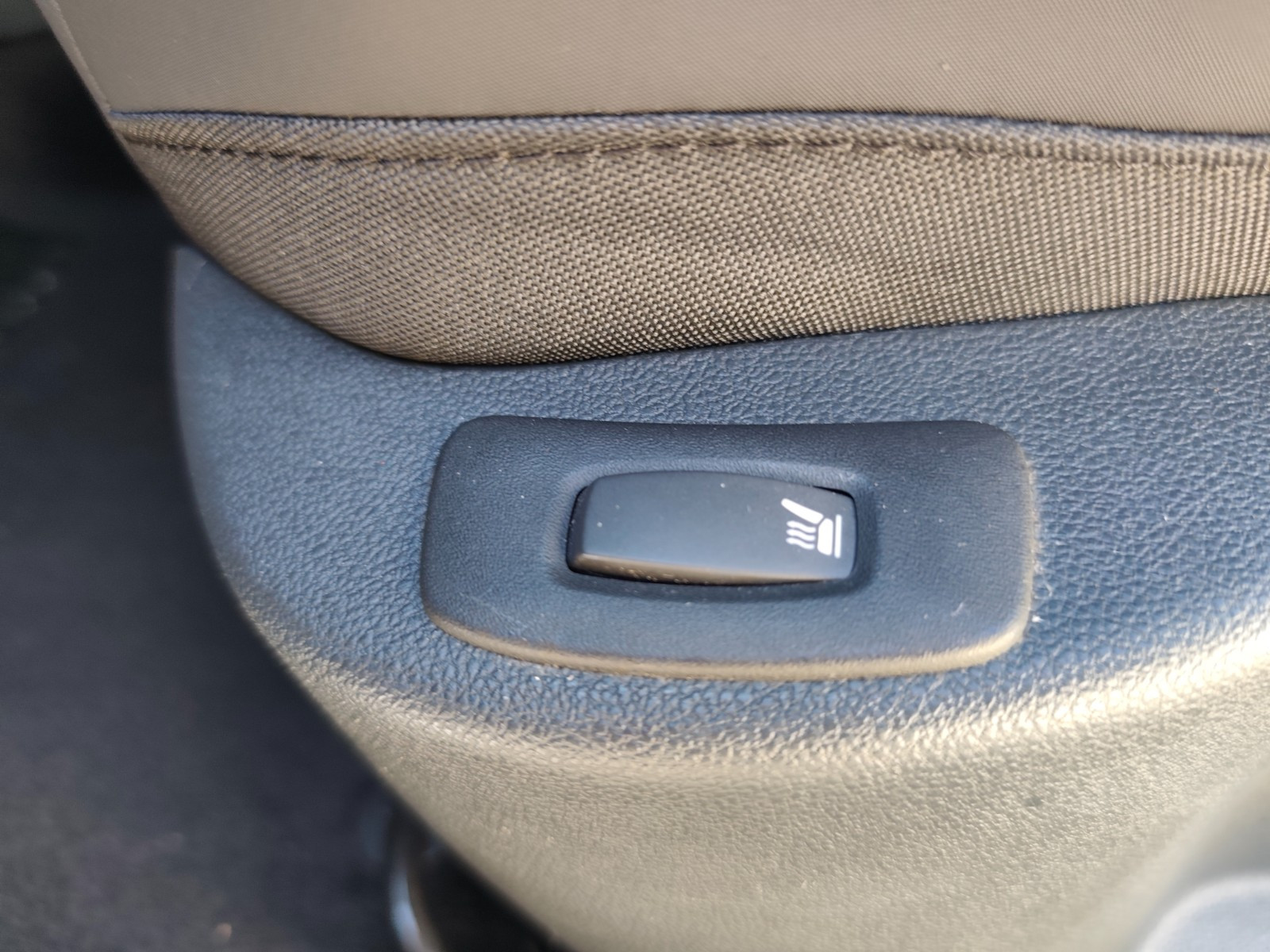 Renault CLIO TCE 120 ENERGY EDC INITIALE PARIS - vue 1