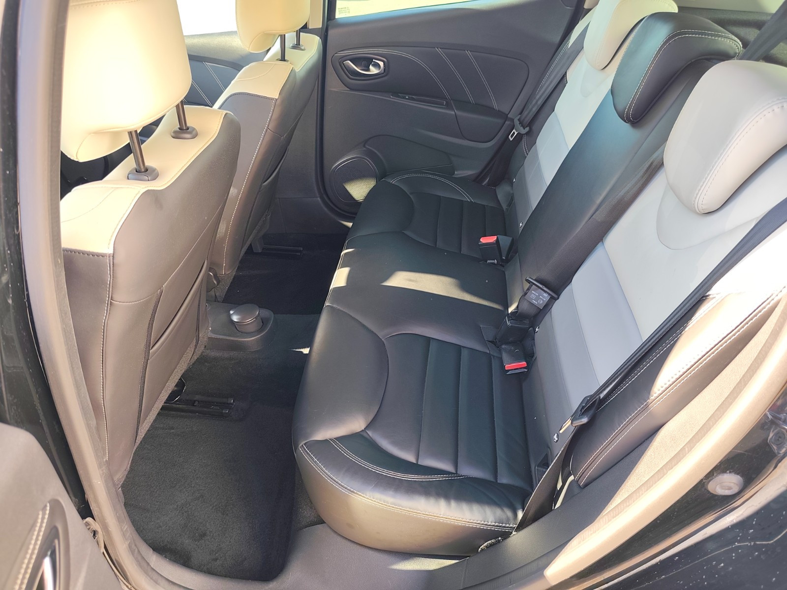 Renault CLIO TCE 120 ENERGY EDC INITIALE PARIS - vue 1