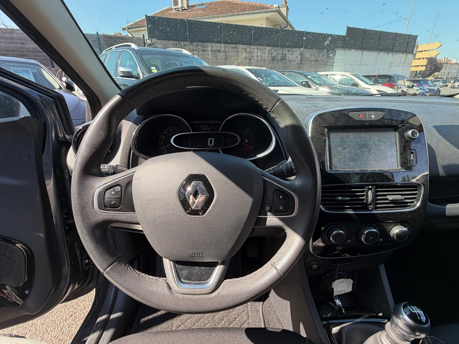 Renault CLIO IV - vue 1