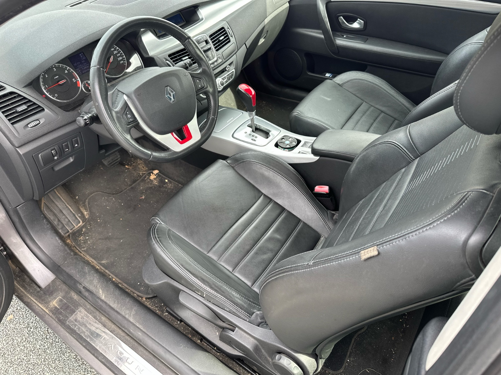 Renault Laguna Coupe 2.0 DCI 150 CH DYNAMIQUE – GARANTIE 12 MOIS — photo 10