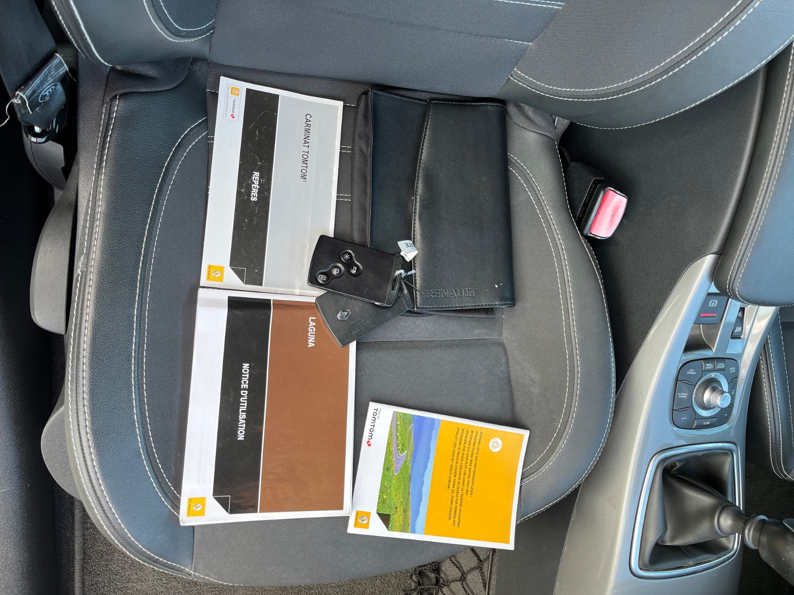 Renault LAGUNA III BREAK - vue 1